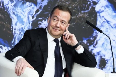 Медведев ответил на отказ Госдепа США возвращать Аляску