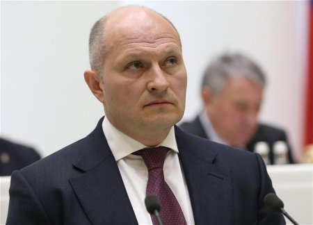 Глава МЧС РФ прибыл в Азербайджан 