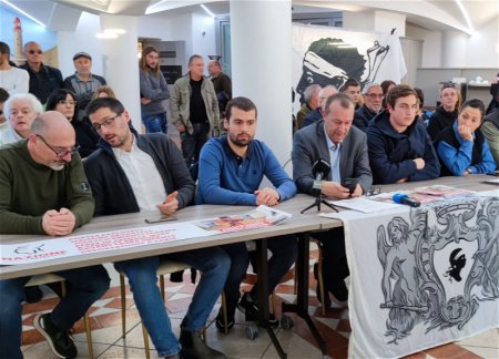 Корсиканцы протестуют против репрессий французской полиции в отношении мирных активистов 