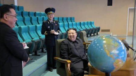 Северная Корея зарабатывает десятки миллионов долларов на экспорте накладных ресниц