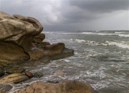 В Каспийском море затонуло судно с пассажирами