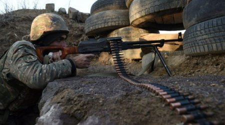 Армянские войска открыли огонь по азербайджанским позициям
