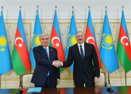 Президенты Азербайджана и Казахстана выступили с заявлениями для прессы