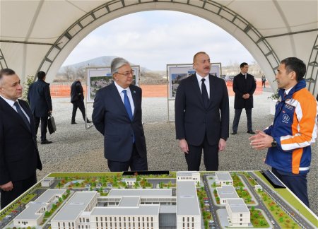 Алиев и Токаев ознакомились с проектом Центральной районной больницы в Физули