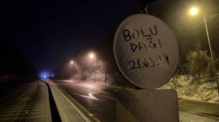 В столице Турции выпал снег