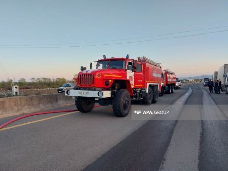 На юге Азербайджана муж, жена и ребенок заживо сгорели в ДТП - ФОТО На юге Азербайджана муж, жена и ребенок заживо сгорели в ДТП - ФОТО
