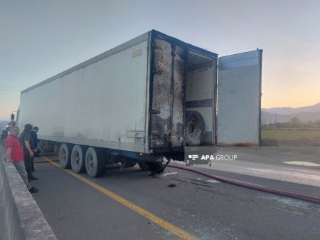 На юге Азербайджана муж, жена и ребенок заживо сгорели в ДТП - ФОТО На юге Азербайджана муж, жена и ребенок заживо сгорели в ДТП - ФОТО