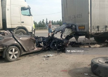 На юге Азербайджана муж, жена и ребенок заживо сгорели в ДТП - ФОТО