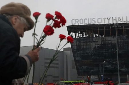 В Москве подожгли мемориал жертвам теракта в "Крокус Сити Холле"