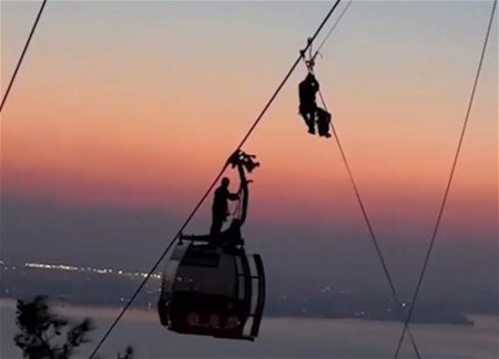 В турецкой Анталье на сломанном фуникулере на высоте остаются 43 человека