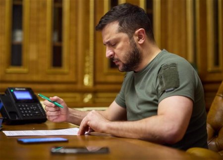 Зеленский подписал закон о мобилизации