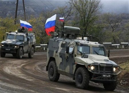 Последняя колонна российских миротворцев покидает Карабах