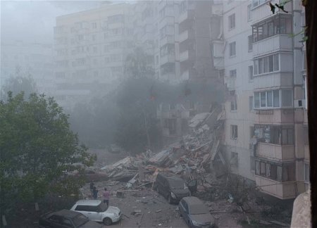 Из-под завалов дома в Белгороде достали двух погибших