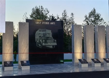 Депутаты Милли Меджлиса приняли участие в открытии памятника «Потерянному автобусу» в ТРСК