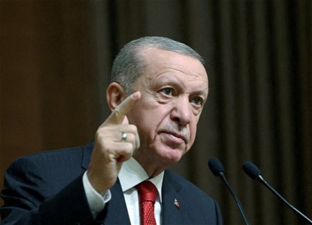 Эрдоган провел экстренное заседание после предупреждения о путче