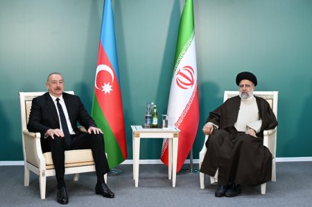 На азербайджано-иранской государственной границе состоялась встреча Ильхама Алиева и Сейеда Ибрахима Раиси 