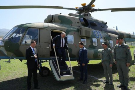 Вертолет Пашиняна совершил вынужденную посадку
