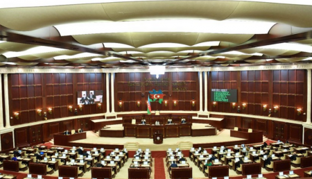Парламент обратится к Алиеву с просьбой назначить досрочные выборы