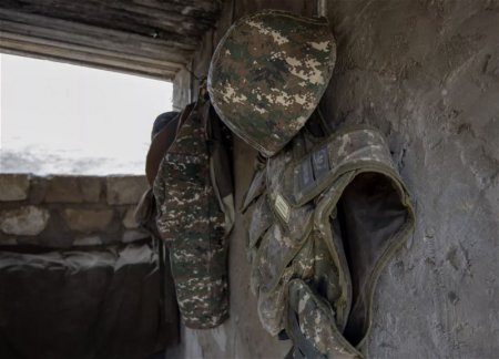 Госкомиссия: Останки тел двух армянских военнослужащих, обнаруженные на освобожденных от оккупации территориях, переданы противоположной стороне