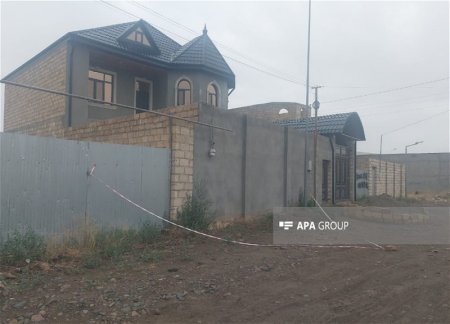 В Гяндже ревнивец жестоко убил женщину и ранил себя ножом
