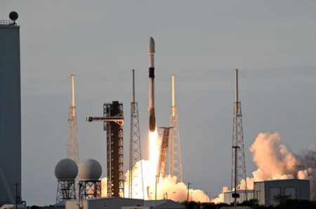 SpaceX запустила ракету-носитель с турецким спутником связи Turksat 6A 