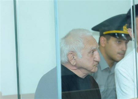 Суд огласил приговор в отношении одного из убийц мирного населения в Ходжалы