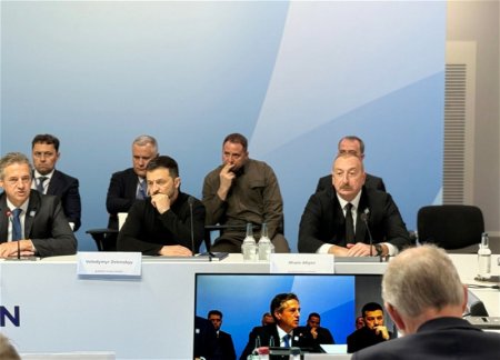 Президент Ильхам Алиев в рамках 4-го Саммита Европейского политического сообщества участвует в круглом столе на тему «Энергетика и связь»