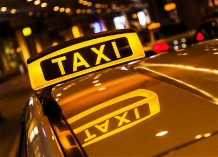 В Баку количество такси сократилось вдвое