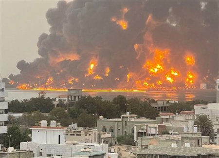 Иран осудил удары израильских войск по порту в Йемене