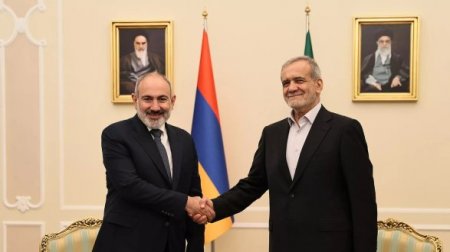 Пашинян встретился с Хаменеи и Пезешкианом 