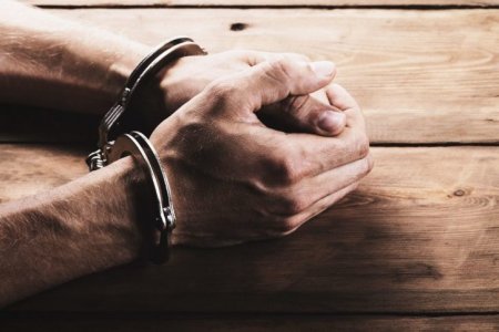 В Азербайджане арестован чиновник из минобороны, растративший бюджетные средства
