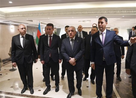 Али Асадов побывал в новом здании посольства Азербайджана в Тегеране