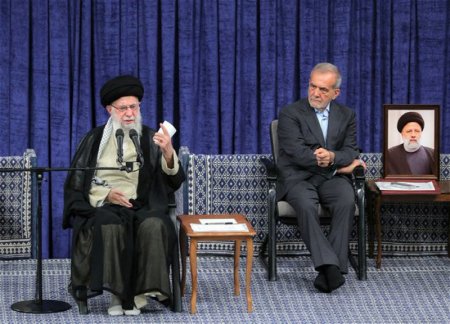 Президент Ирана призвал Хаменеи отказаться от атаки на Израиль