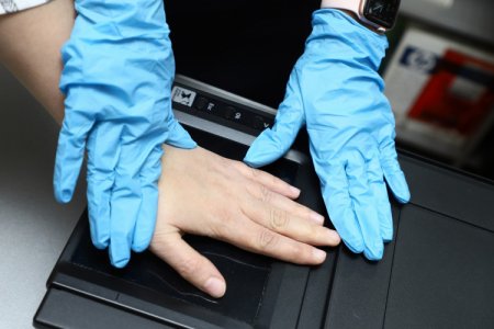 У азербайджанцев начнут брать отпечатки пальцев при въезде в Турцию