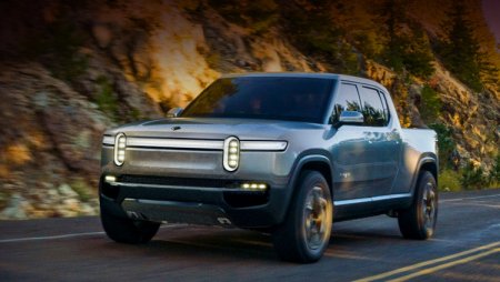 Кадыров сообщил, что получил от Маска электропикап Cybertruck