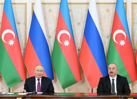 Президенты Азербайджана и России посетили Кафедральный собор Святых Жен-мироносиц