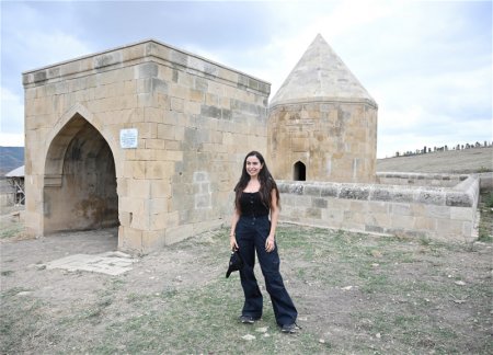 Лейла Алиева ознакомилась с работой по восстановлению исторических памятников в Шамахе 