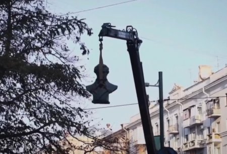 Мэр Одессы отказался сносить памятник Пушкину
