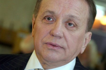 Вандал устроил погром на могиле Маслякова