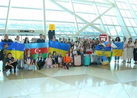 30 детей из Украины прибыли в Азербайджан для получения реабилитационных услуг