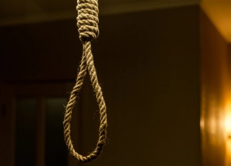 В Гяндже 78-летний мужчина покончил жизнь самоубийством