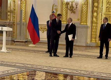 Посол Азербайджана вручил верительные грамоты Путину
