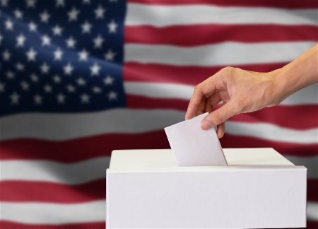 Первый участок в США досрочно сообщил о подсчитанных голосах