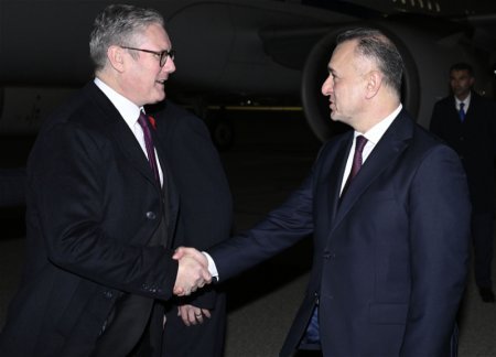 Премьер-министр Соединенного Королевства прибыл с визитом в Азербайджан