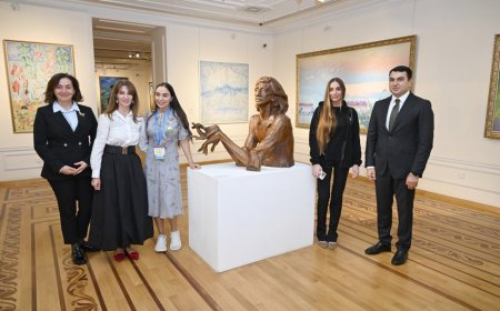 Лейла Алиева и Арзу Алиева ознакомились с выставками в Национальном музее искусств