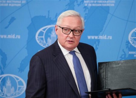 Россия посылает США устные и материальные предупреждения, заявили в Москве