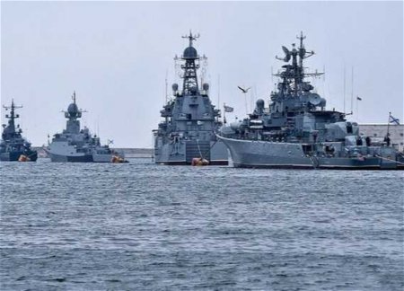 Россия эвакуирует военный флот из Сирии после наступления повстанцев