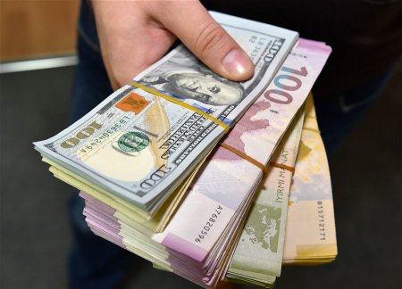 Курс маната к доллару до 2028 года не изменится