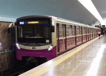 В бакинском метро скончался сотрудник метрополитена