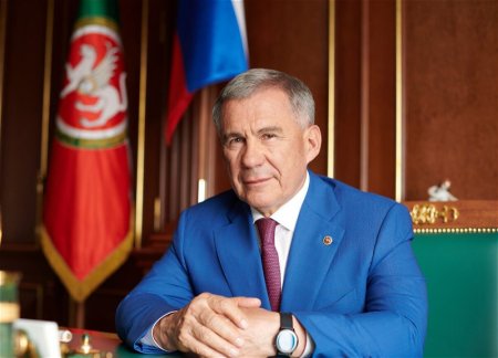 Глава Татарстана прибыл с рабочим визитом в Баку